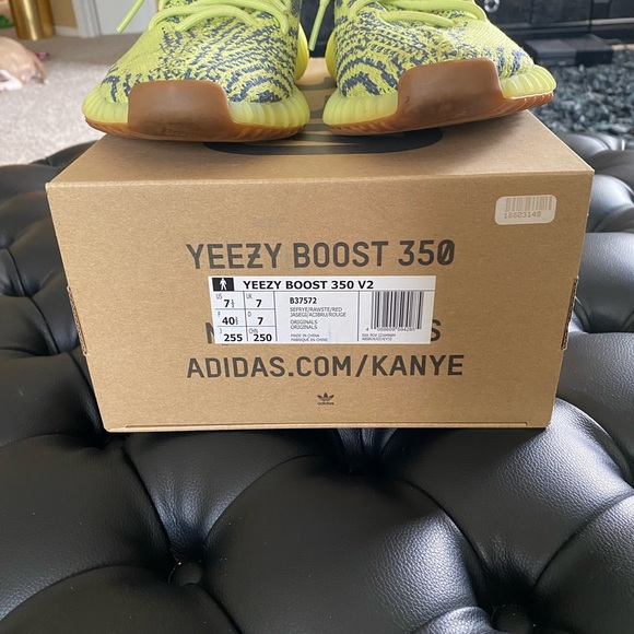 Yeezy Boost 350 V2 Semi Frozen Yellow Size 7.5 - Picture 5 of 5